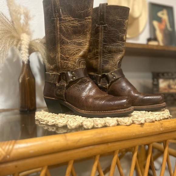 |Fryel 12R Harness Brown Distressed Boots *Size 9 Barely Worn!! - Picture 4 of 13